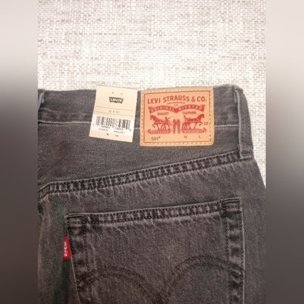 Levi's 501 30x30 A High Rise Fitted Through The Hip And Thigh Straight Leg Jeans